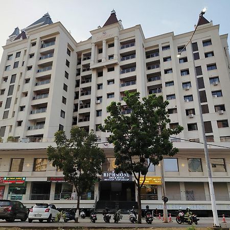 Richmond Inn And Suites Manipal Exterior photo