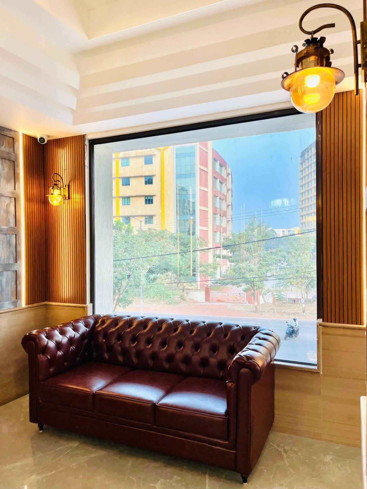 Richmond Inn And Suites Manipal Exterior photo